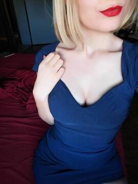 blue dress